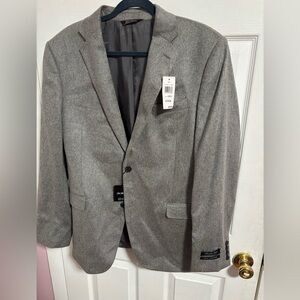 Saks Fifth Avenue Slim Fit Gray Cashmere Sport Coat Blazer 42R/42M - Men's. NWT